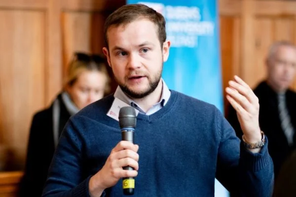 Mark Brown Profile Photo